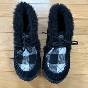 Sorel Out N About Moccasin Boots Womens Sz 8.5 Black Plaid Slippers
